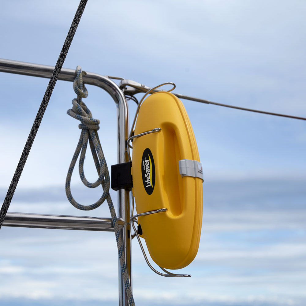 holder-baltic-lifesaver